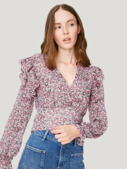 Garden party outfits: summery blouse. Garden party outfits: summery blouse.
