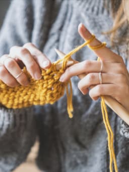 Handarbeiten: Nähen, Häkeln, Makramee uvm. Handarbeiten: Nähen, Häkeln, Makramee uvm.