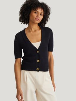 Cardigans und leichte Pullover Cardigans und leichte Pullover