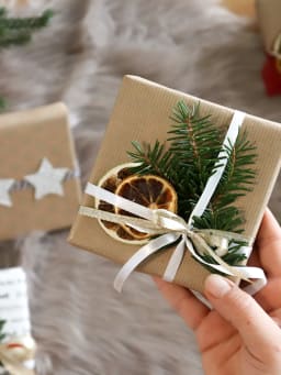 How to wrap presents creatively