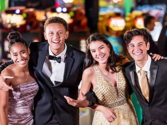 How to plan a prom: school leavers celebrating together.  How to plan a prom: school leavers celebrating together.