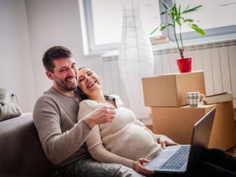 Werdende Eltern nutzen das Internet zur Namenssuche für ihr Baby. Werdende Eltern nutzen das Internet zur Namenssuche für ihr Baby.