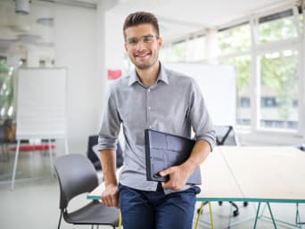 Dresscode Vorstellungsgespräch – Casual Business Look bei modernen Unternehmen. Dresscode Vorstellungsgespräch – Casual Business Look bei modernen Unternehmen.