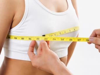 Measuring your bra size: measuring your standing bust.  Measuring your bra size: measuring your standing bust.