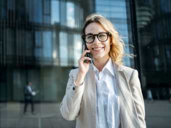 Summer office wear for ladies: breathable materials are the right choice for the office in summer. Summer office wear for ladies: breathable materials are the right choice for the office in summer.