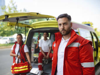 Ehrenamt Rettungsdienst: Rettungssanitäter im Einsatz. Ehrenamt Rettungsdienst: Rettungssanitäter im Einsatz.