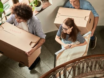 Umzug planen – Kisten packen und Helfer organisieren. Umzug planen – Kisten packen und Helfer organisieren.