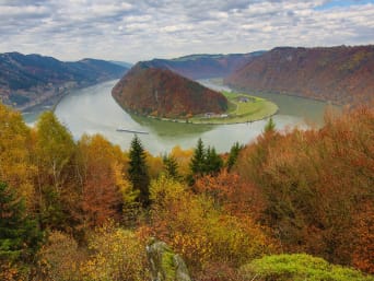 Donauradweg an der Donauschlinge Schlögen. Donauradweg an der Donauschlinge Schlögen.