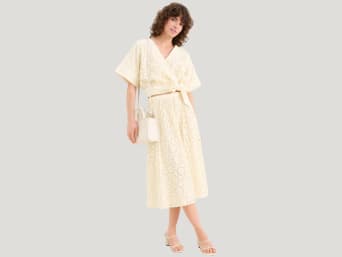 Fashion for a rectangle body shape: the best tops for women with a rectangle body shape.  Fashion for a rectangle body shape: the best tops for women with a rectangle body shape.