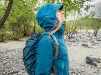 Properties of weatherproof clothing: waterproof clothing is perfect for outdoor sports. Properties of weatherproof clothing: waterproof clothing is perfect for outdoor sports.