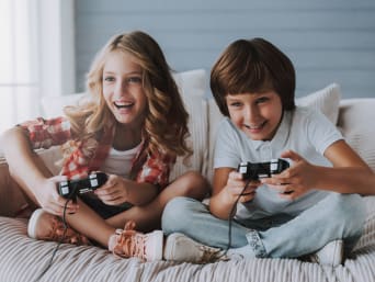 Videospiele an Computer, Konsole und Smartphone – Videospiel-Genres im Überblick. Videospiele an Computer, Konsole und Smartphone – Videospiel-Genres im Überblick.