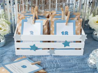 DIY-cadeau: 18 cadeauzakjes in een box. DIY-cadeau: 18 cadeauzakjes in een box.
