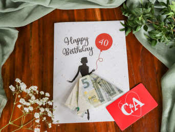Geschenk 40 Geburtstag Frau – Geldgeschenk mit beigelegtem C&A-Gutschein. Geschenk 40 Geburtstag Frau – Geldgeschenk mit beigelegtem C&A-Gutschein.
