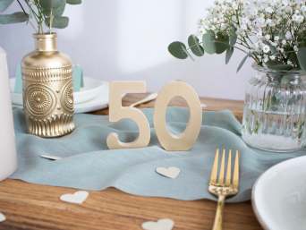 Hochzeitstage – Gedeckter Tisch zur Goldenen Hochzeit.