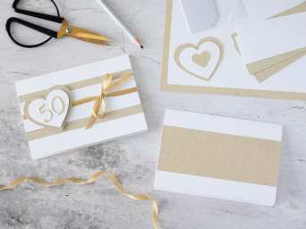 Einladung Goldene Hochzeit basteln – Bastelmaterialien für die Einladungskarte. Einladung Goldene Hochzeit basteln – Bastelmaterialien für die Einladungskarte.
