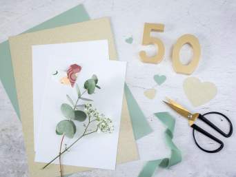 Goldene Hochzeit Geschenk selbst gemacht – Bastelmaterialien für die verschiedenen Geschenkideen.