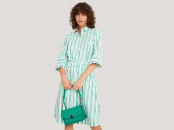 Classy handbags: small handbags look very smart and elegant. Classy handbags: small handbags look very smart and elegant.