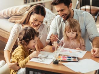 Schilderen en tekenen voor kinderen – Samen met de familie schilderen Schilderen en tekenen voor kinderen – Samen met de familie schilderen