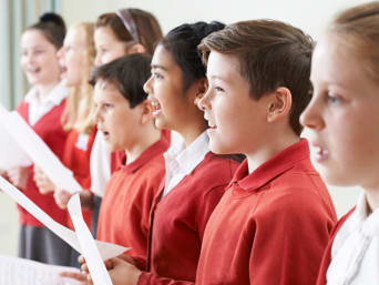 Chor singen – Zusammen singen stärkt das Gemeinschaftsgefühl. Chor singen – Zusammen singen stärkt das Gemeinschaftsgefühl.