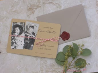 How to make your own wedding invitations: vintage style wedding invitations with an envelope. How to make your own wedding invitations: vintage style wedding invitations with an envelope.