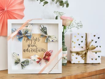 Homemade wedding gifts: a lovingly designed photo frame. Homemade wedding gifts: a lovingly designed photo frame.