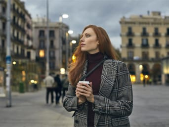 Wardrobe essentials: minimalist outfits in neutral colours with subtle patterns. Wardrobe essentials: minimalist outfits in neutral colours with subtle patterns.