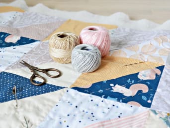Quilting for beginners: quilting fabrics. Quilting for beginners: quilting fabrics.