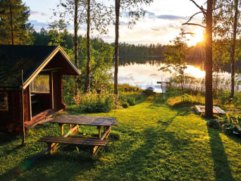 Sustainable accommodation: holiday home on a picturesque lake. Sustainable accommodation: holiday home on a picturesque lake.