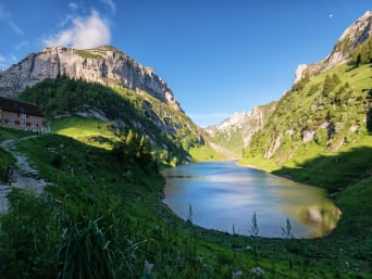 See im Alpstein: Blick auf den Fählensee im Appenzellerland. See im Alpstein: Blick auf den Fählensee im Appenzellerland.