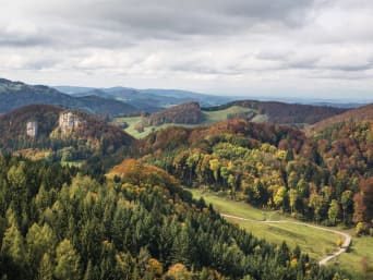 Jura: Blick auf den Kanton Basel mit herbstlich verfärbten Wäldern. Jura: Blick auf den Kanton Basel mit herbstlich verfärbten Wäldern.