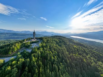 Sehenswürdigkeiten Kärnten: Blick auf den Pyramidenkogel. Sehenswürdigkeiten Kärnten: Blick auf den Pyramidenkogel.