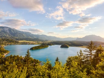 Kärnten Klettern: Blick auf den Faaker See. Kärnten Klettern: Blick auf den Faaker See.