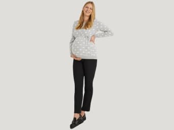 Clothes for pregnancy that are stylish: a form-fitting but comfortable top is the perfect way to show off your baby bump. Clothes for pregnancy that are stylish: a form-fitting but comfortable top is the perfect way to show off your baby bump.