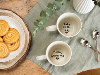 How to tell your boyfriend you’re pregnant: a special message in a teacup. How to tell your boyfriend you’re pregnant: a special message in a teacup.