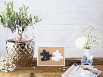 Silver wedding anniversary gifts: creative gift ideas for a silver wedding anniversary. Silver wedding anniversary gifts: creative gift ideas for a silver wedding anniversary.