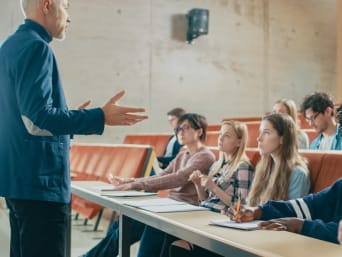 Welches Studium passt zu mir? - Schüler nehmen an einer Probevorlesung teil.