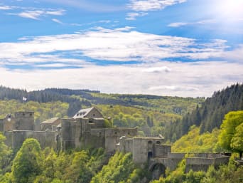 Vakantie Ardennen: uitzicht op het kasteel van Bouillon Vakantie Ardennen: uitzicht op het kasteel van Bouillon