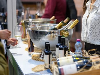 Weinfest Aargau: Winzer aus Aargau präsentieren auf einem Weinfest ihre Weine.