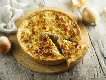 Basel Essen: Ein Zwiebelkuchen zählt zu den Klassikern der Basler Küche. Basel Essen: Ein Zwiebelkuchen zählt zu den Klassikern der Basler Küche.