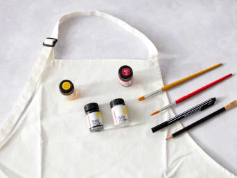 Father's Day gift craft: materials for the homemade barbecue apron. Father's Day gift craft: materials for the homemade barbecue apron.