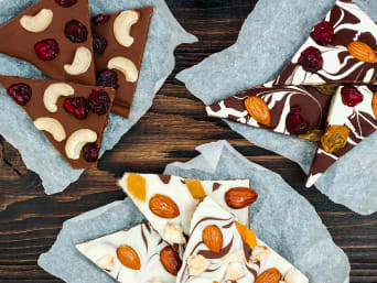 Last-Minute-Vatertagsgeschenk – Selbstgemachte Bruchschokolade in verschiedenen Varianten. Last-Minute-Vatertagsgeschenk – Selbstgemachte Bruchschokolade in verschiedenen Varianten.