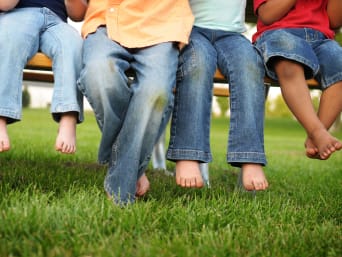 Removing stubborn stains: removing grass stains from jeans. Removing stubborn stains: removing grass stains from jeans.