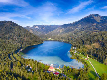Weitwanderwege in Österreich: Der Erlaufsee in der Nähe von Mariazell.