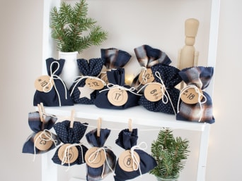 Making your own Advent calendar bags: a handmade Advent calendar made out of individually packed mini bags. Making your own Advent calendar bags: a handmade Advent calendar made out of individually packed mini bags.