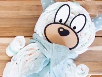 Windelbär in unterschiedlichen Varianten für Jungs, Mädchen oder neutral mit verschiedenen nützlichen Babysachen. Windelbär in unterschiedlichen Varianten für Jungs, Mädchen oder neutral mit verschiedenen nützlichen Babysachen.