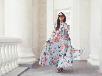 Flattering dresses for wide hips: A-line flatters a wider lower body. Flattering dresses for wide hips: A-line flatters a wider lower body.