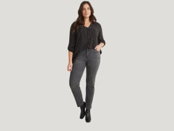 Small waist, big hips - classic hourglass figure. Small waist, big hips - classic hourglass figure.