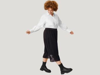 Skirts and dresses for wide hips - focus must be on the waist. Skirts and dresses for wide hips - focus must be on the waist.