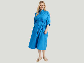Dresses for a bigger bust: Dresses with belts emphasize the waist. Dresses for a bigger bust: Dresses with belts emphasize the waist.