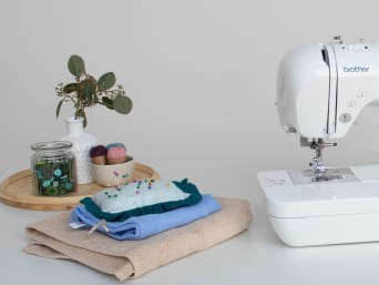 How to sew reusable make-up remover pads: using old clothes to make useful everyday items. How to sew reusable make-up remover pads: using old clothes to make useful everyday items.